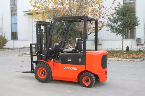Qingong 2.5Ton Electric Battery Forklift Truck