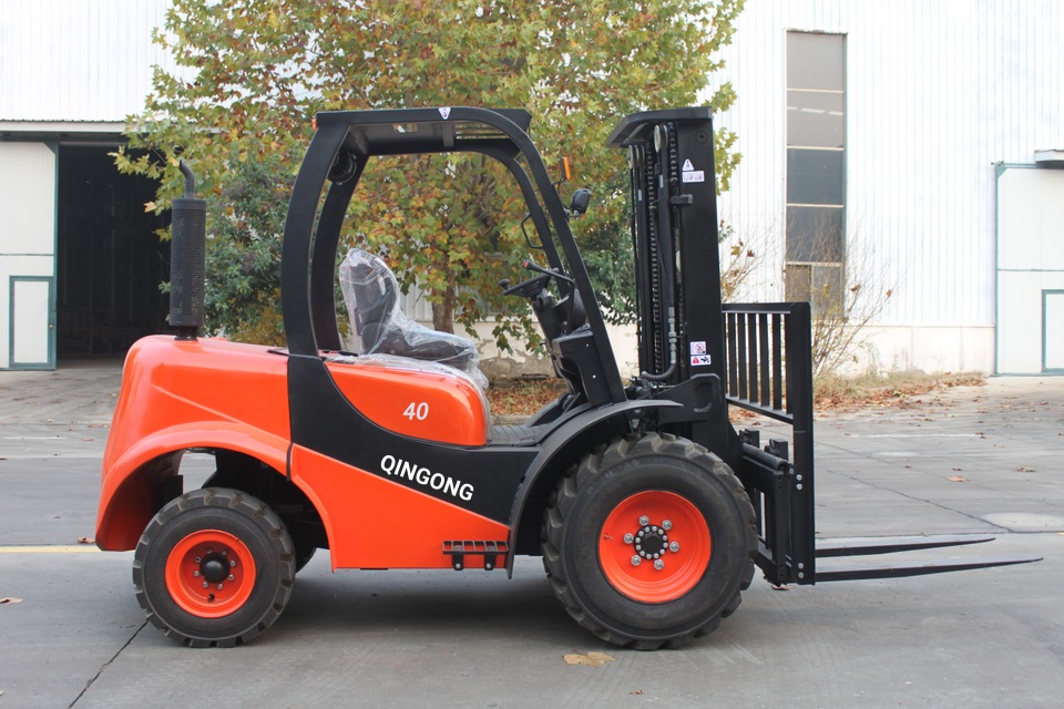 QINGONG 4Ton All Terrian Forklift Truck