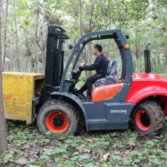 4Ton 4x4 4WD Rough Terrian Forklift Truck