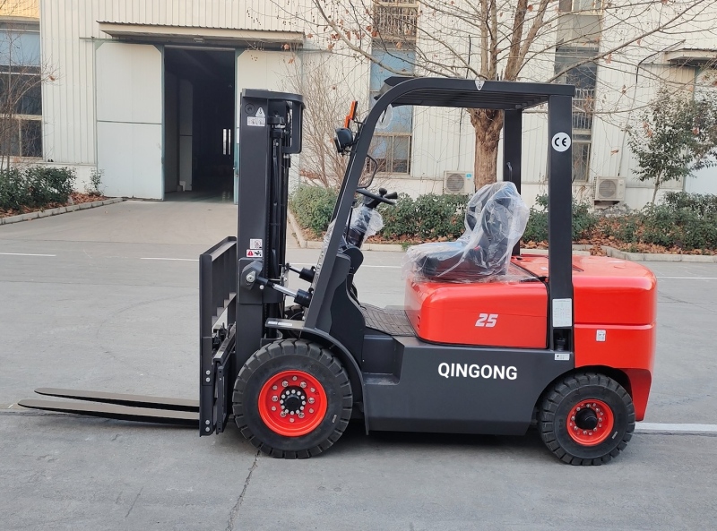 QINGONG 2.5Ton Diesel Forklift Truck Lift Truck