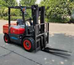 QINGONG 3.2Ton Diesel Forklift Truck Lift Truck