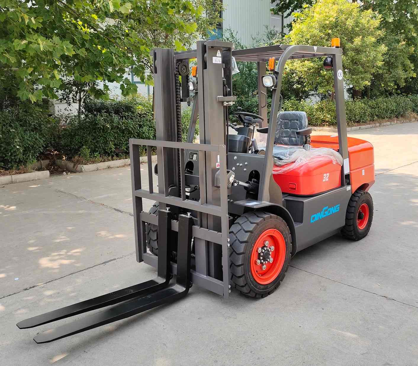 QINGONG 3.2Ton Diesel Forklift Truck Lift Truck