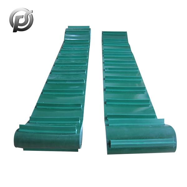 High temperature conveyor belt suitable for transport of materials