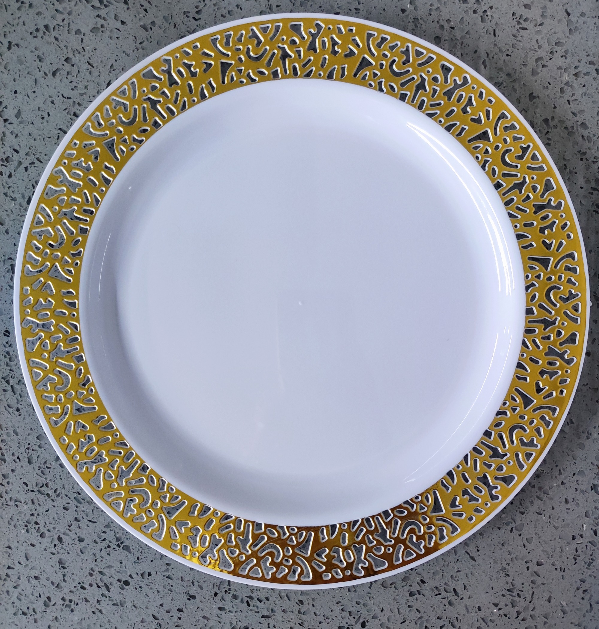 Hollow Out Lace Gold Rim Disposable Plastic party Dinner Plates bulk tableware wholesale manufacturer