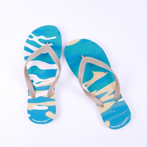 Comfortable Customized Ladies Beach Flip Flops Summer Slippers PVC Fake Lawn Webbing Slippers Sand Imprint Flip Flops