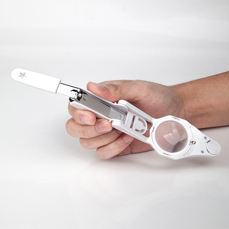 Handheld Magnifying Glass Fold-Away Nail Cutters Wide Non-Slip Grip LED Magnifier Illuminated Finger Toenail Clipper For Elderly