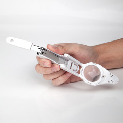 Handheld Magnifying Glass Fold-Away Nail Cutters Wide Non-Slip Grip LED Magnifier Illuminated Finger Toenail Clipper For Elderly