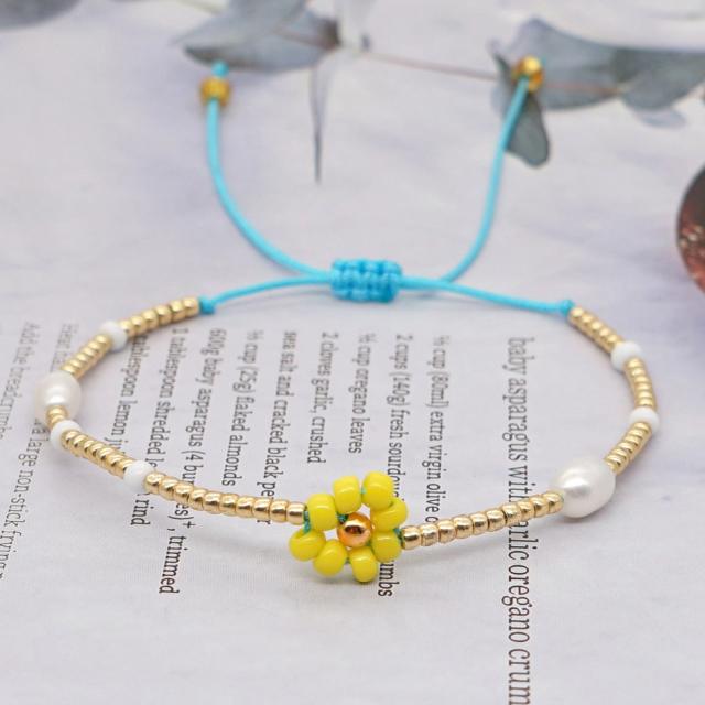 Little daisy TOHO beads pearl bracelet