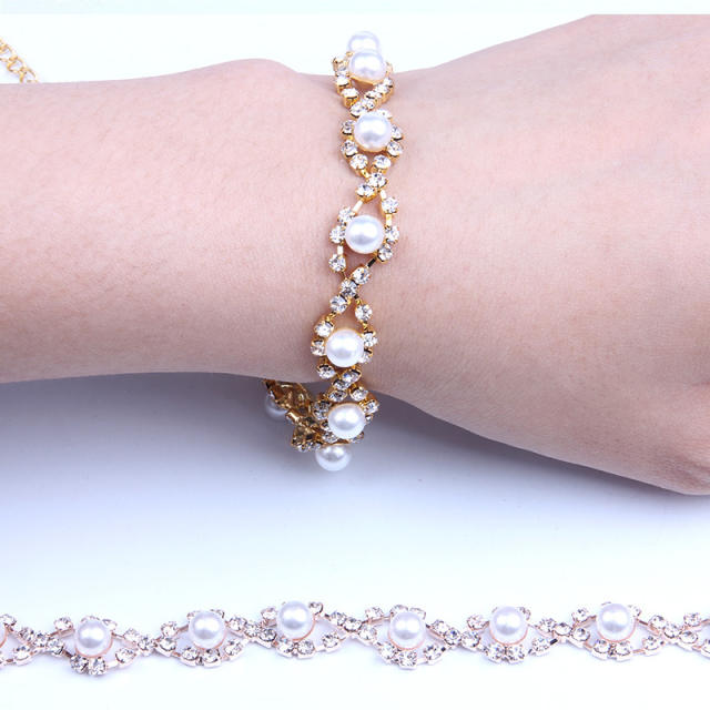 Rhinestone pearl bracelet