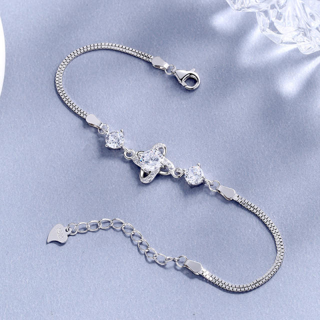 Sterling silver clover box chain bracelet