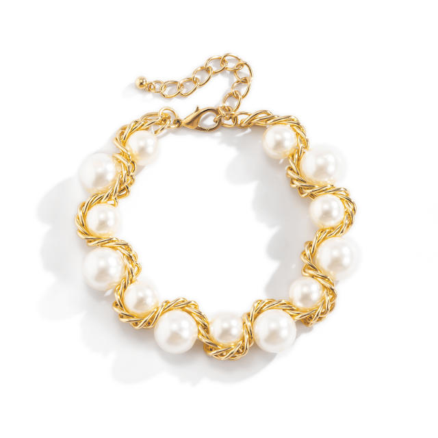 Chain wrapped with pearls bracelet