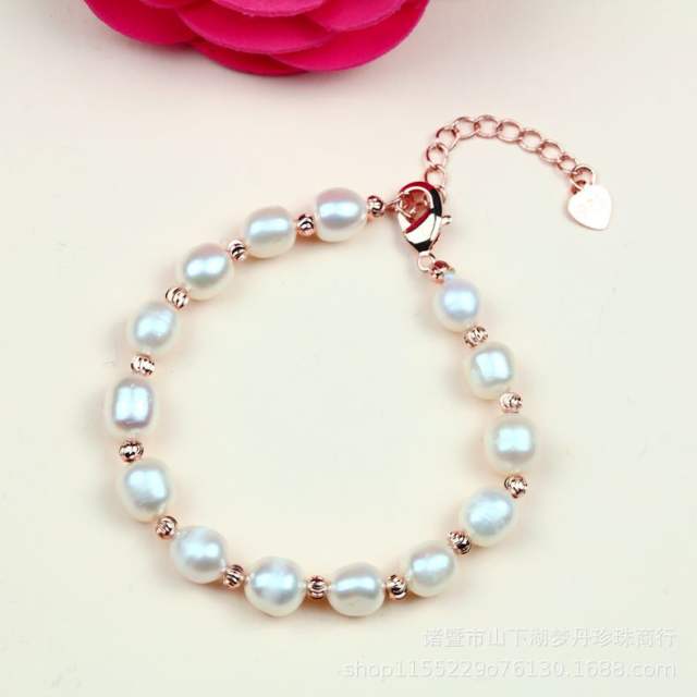 Freshwater pearl bracelet