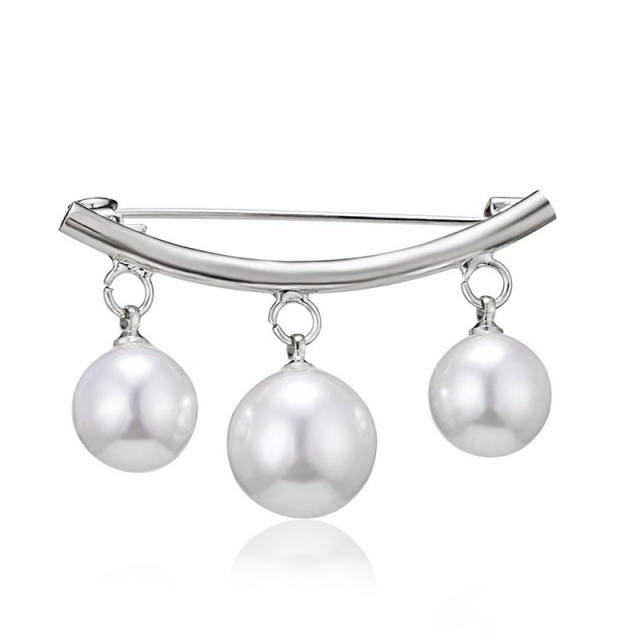 Three pearls simple brooch