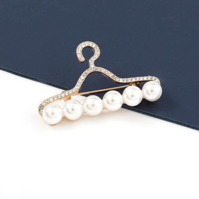 Pearl brooch