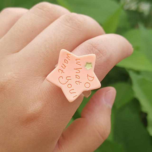 Engrave star flower resin finger ring