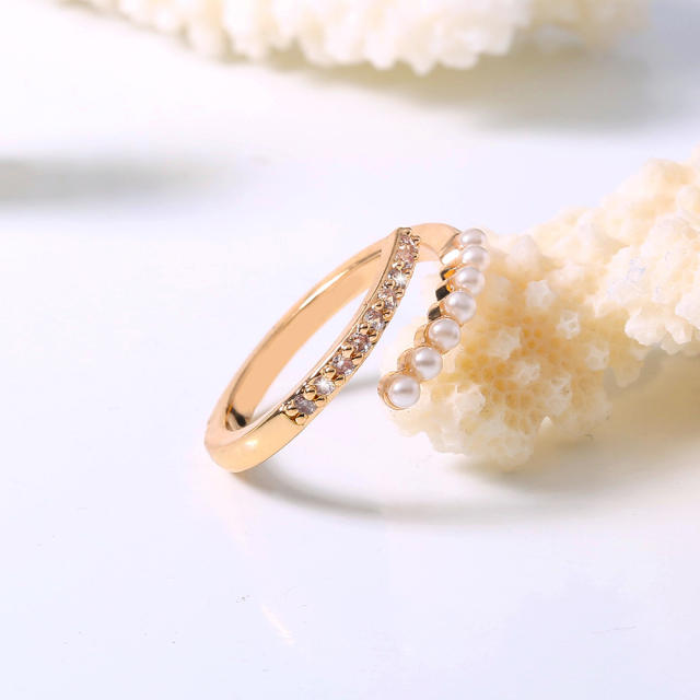 Cubic zirconia pearl open finger ring