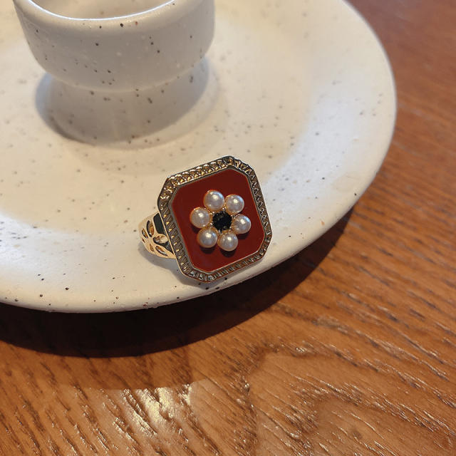 Pearl flower enamel finger ring