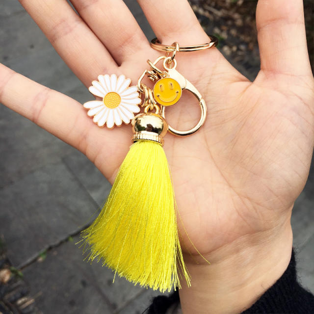 Little daisy tassel key chain