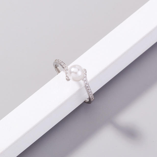 Pearl cubic zirconia diamond open finger ring