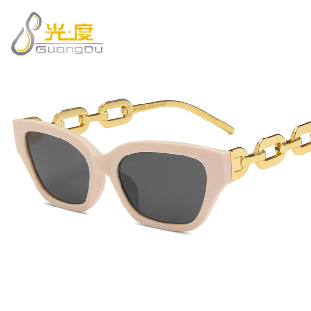 Vintage chain frame cat eye sunglasses