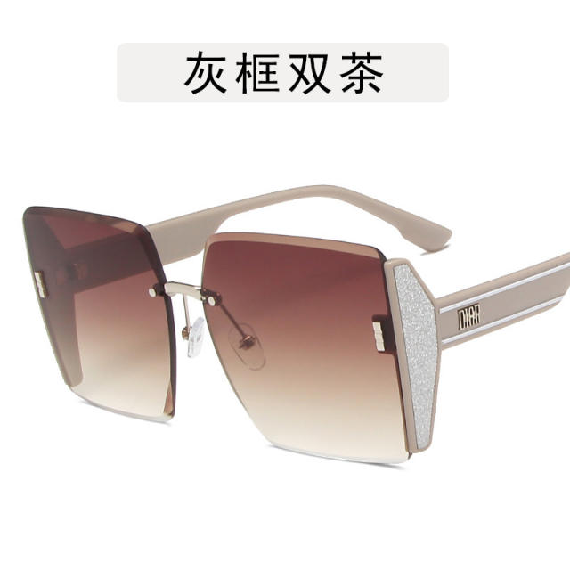 Square shaped rimless sunglasses