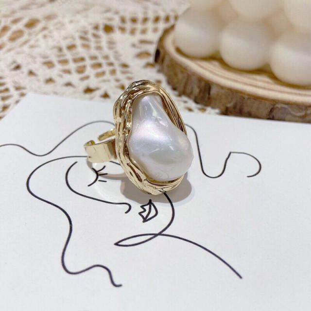 Elegant irregular shape pearl popular finger ring