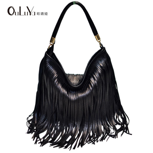 Large capacity tassel handbag