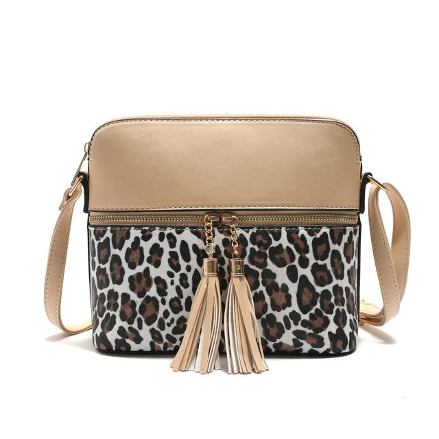 Leopard pattern tassel zipper crossbody bag