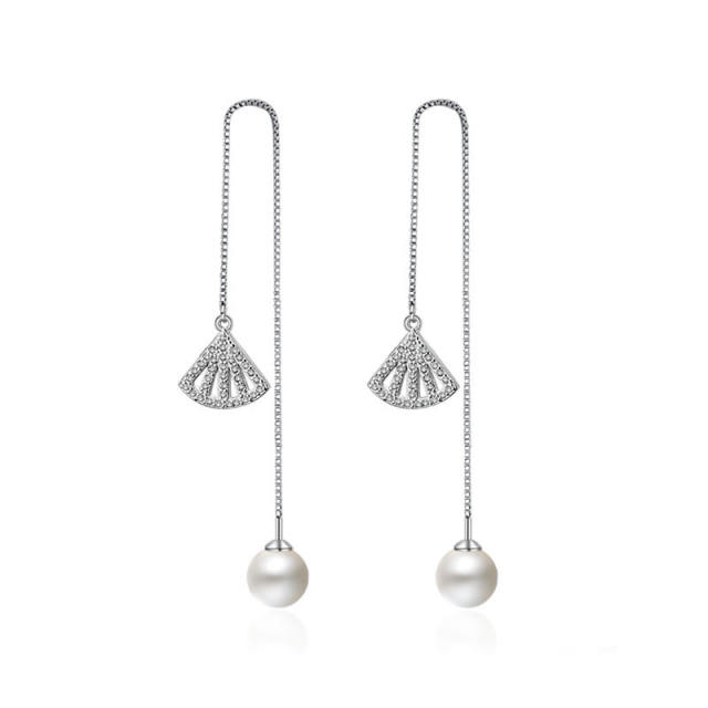 Cubic zirconia fan-shaped pearl diamond threader earrings