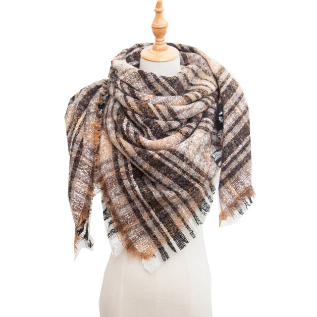 Hot sale autumn winter design triangle shape warm scarf