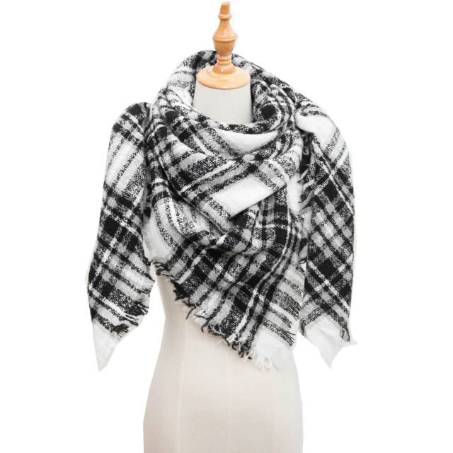 Hot sale autumn winter design triangle shape warm scarf