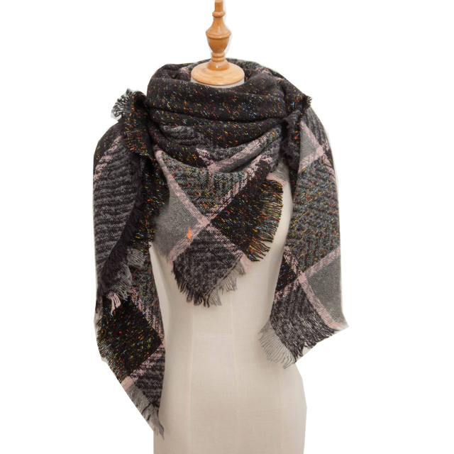 Hot sale autumn winter design triangle shape warm scarf