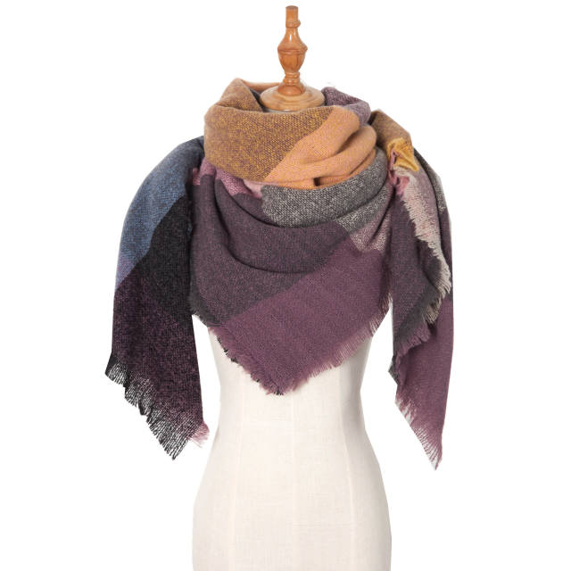 Hot sale autumn winter design triangle shape warm scarf