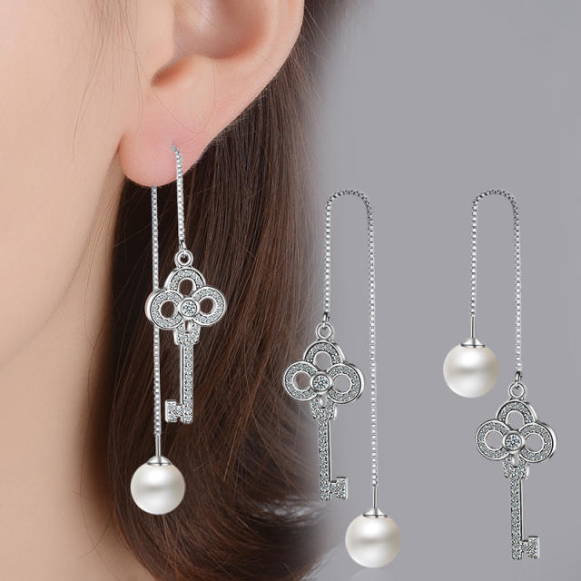 Cubic zirconia key Pearl diamond threader earrings