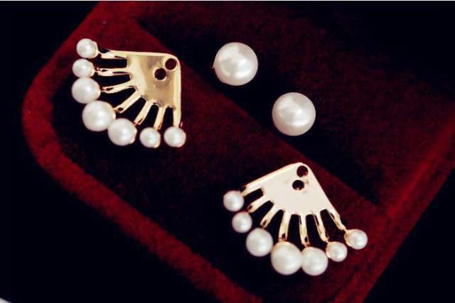 Fashion pearl jacket earrings