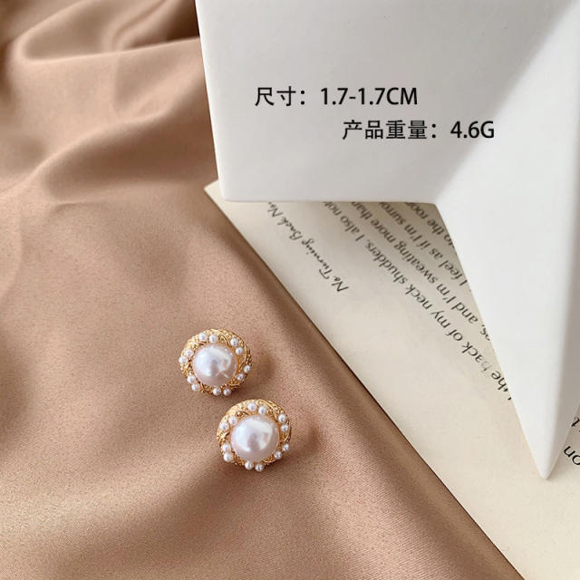 Silver needle pearl stud earrings