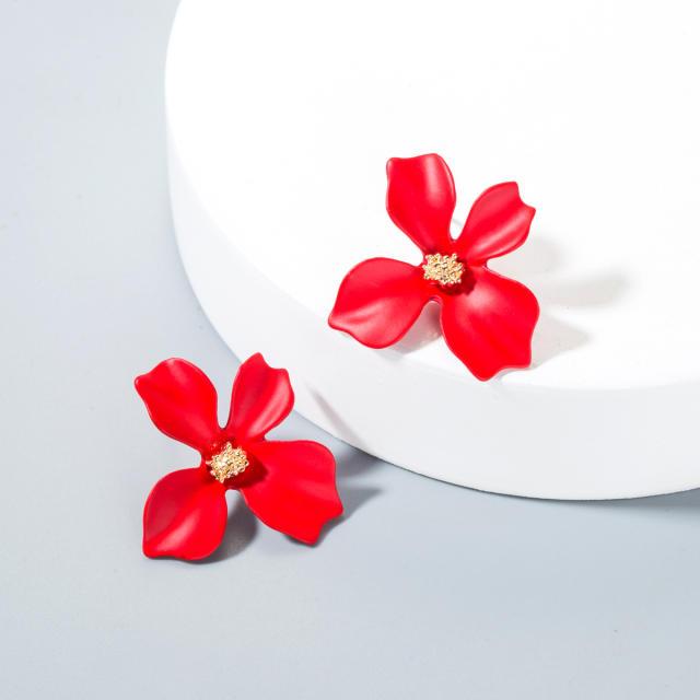 Flower studs earrings