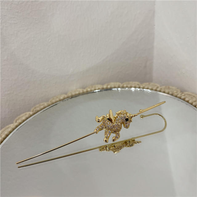 Fashion zircon pearl ear pin