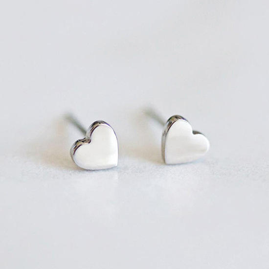 Tiny heart stainless steel ear studs