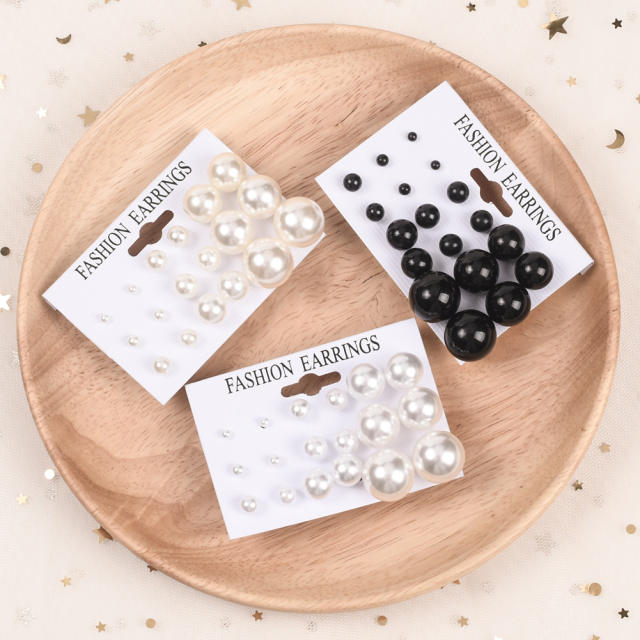 Rhinestone and pearl stud set