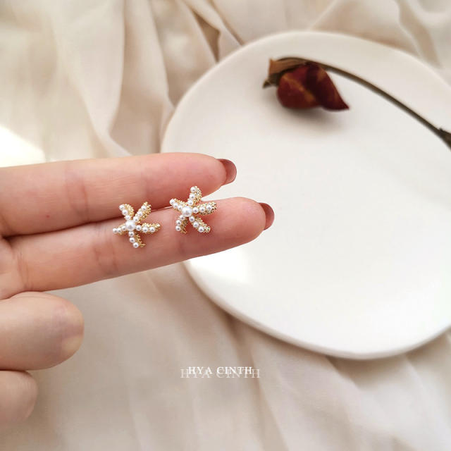 Starfish pearl stud earrings