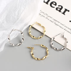 S925 Mobius strip huggie earrings