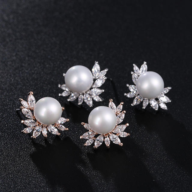 AAA cubic zircon pearl ear studs