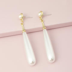 Faux pearl dropped earrings