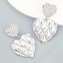 Metal feeling heart dangle earrings