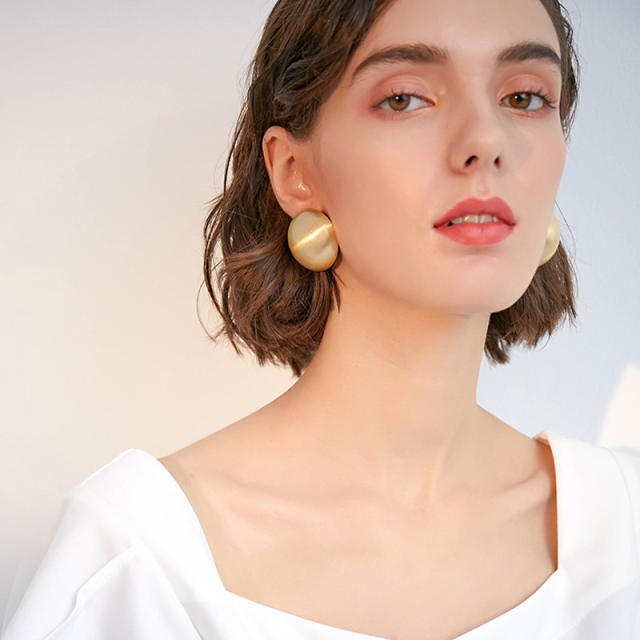 925 silver needle exaggerated round ear studs