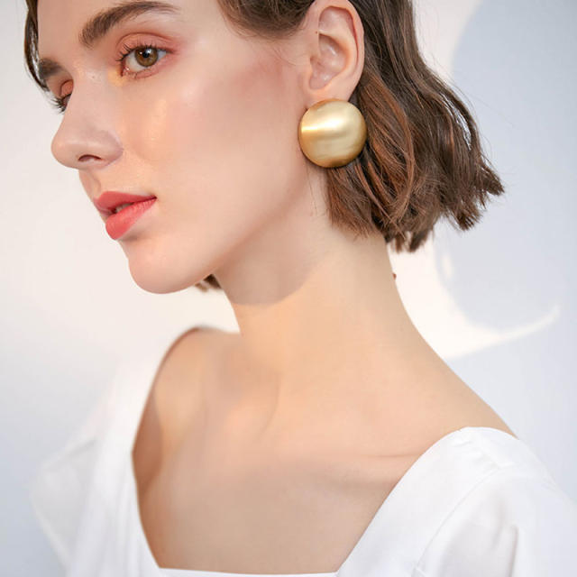 925 silver needle exaggerated round ear studs