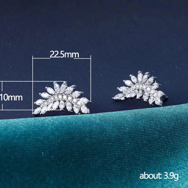 Creative diamond leaf ear studs