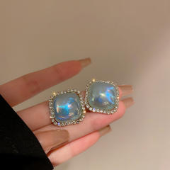 Classic square shaped faux pearl ear studs