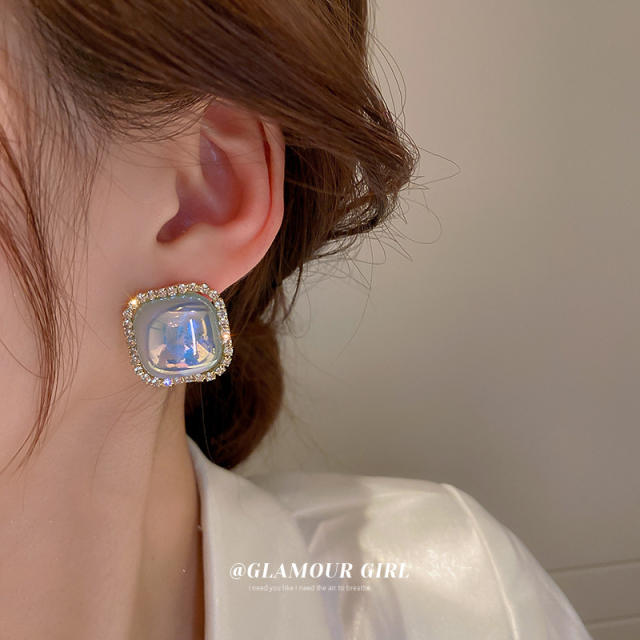 Classic square shaped faux pearl ear studs